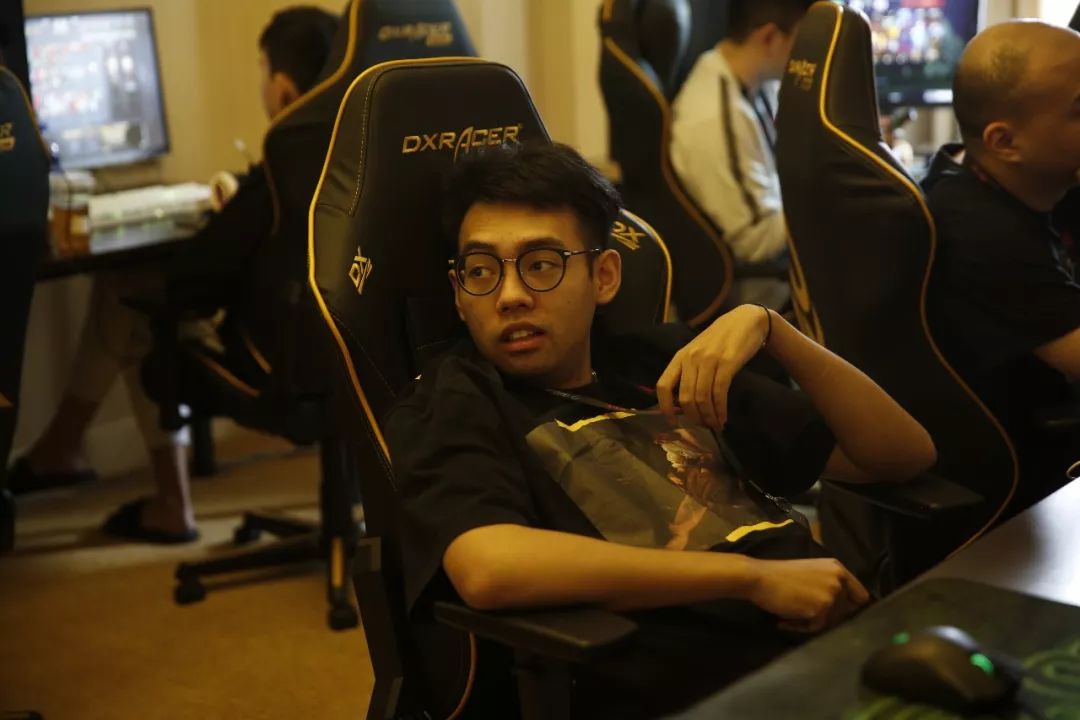 猪狗同生共死！LPL史上首次EDG、RNG两队全年未进季后赛