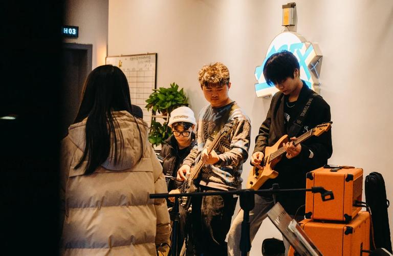 LPL夏季赛季后赛：EDG 3：1击败LNG，晋级败者组决赛