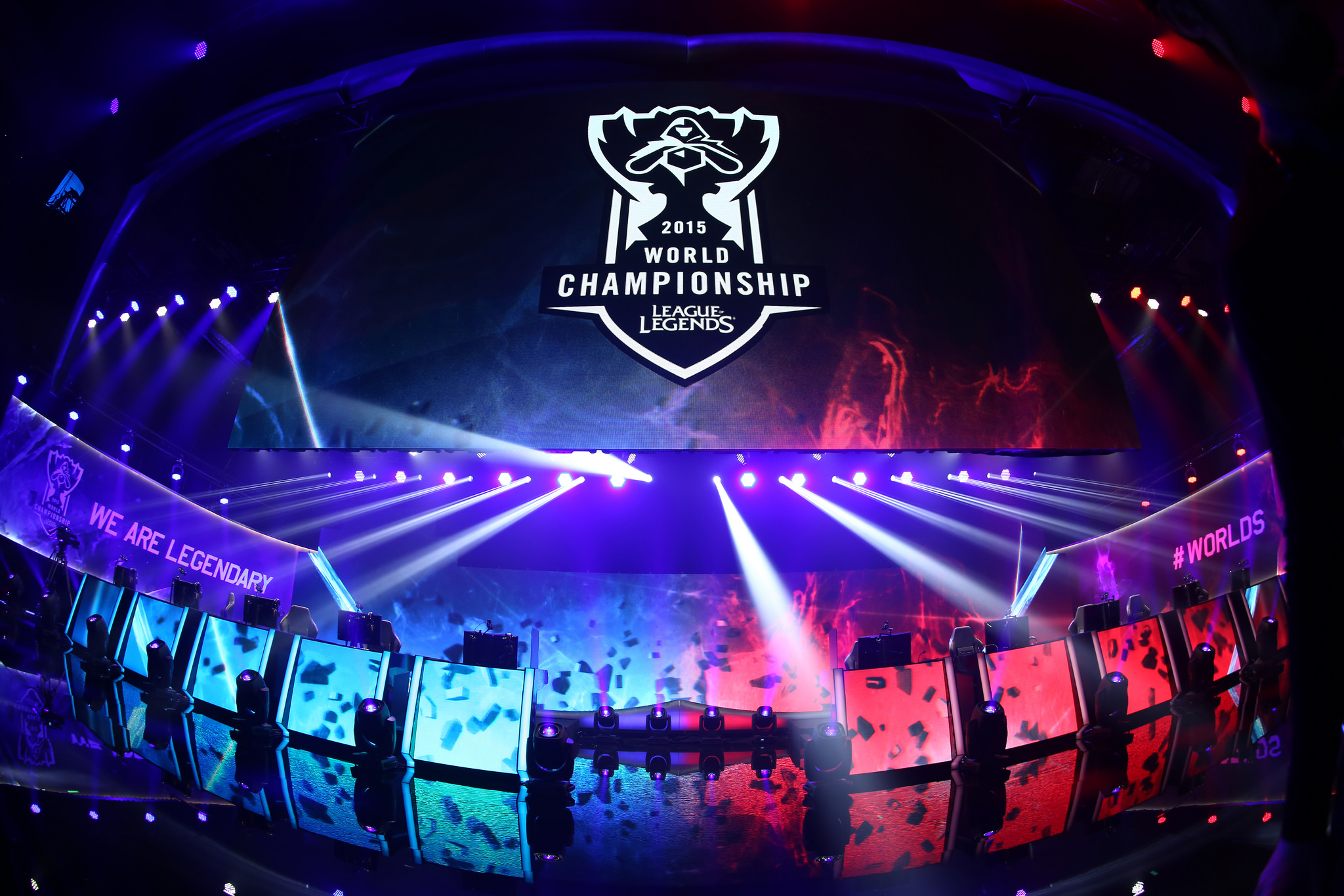 LEC媒体人Wooloo发推： 搞定了！Prince明年将在LCS进行比赛，因为他现在已经和FlyQuest达成签约。