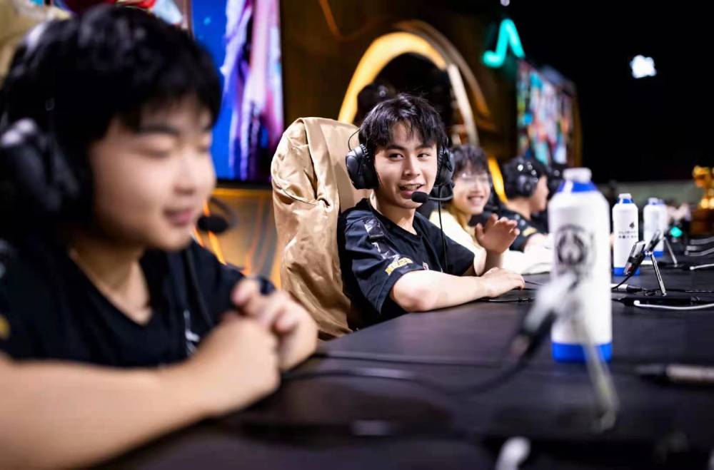 Meiko赛后群访：拿MVP都是运气好，队友也有机会